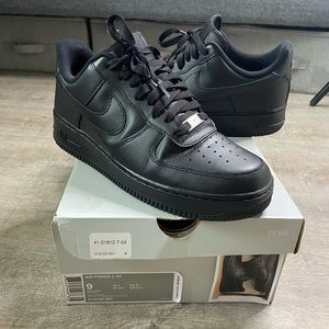 Nike Air Force 1 black size 9